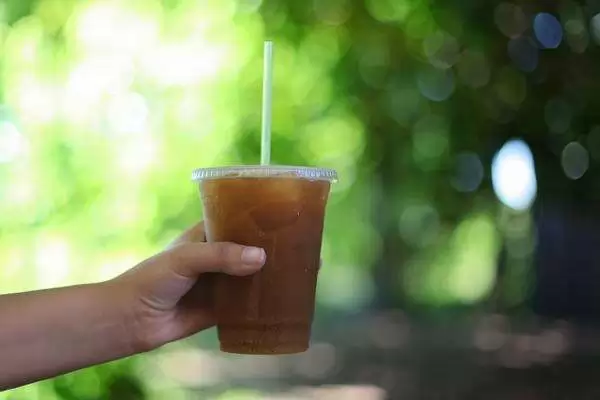 7 LÝ DO BẠN KHÔNG NÊN SỬ DỤNG ĐỒ NHỰA ĐỂ ĐỰNG THỰC PHẨM