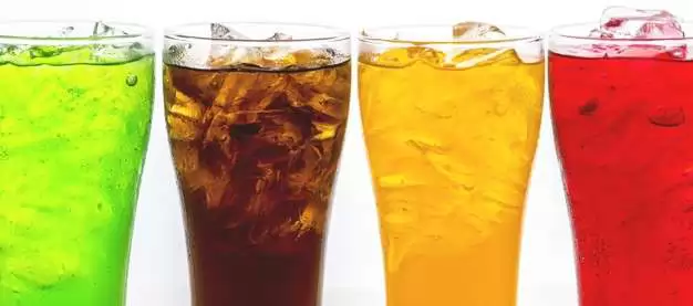 NAM THANH NIÊN QUA ĐỜI Ở TUỔI 30 VÌ UỐNG NƯỚC NGỌT CÓ GA MỖI NGÀY